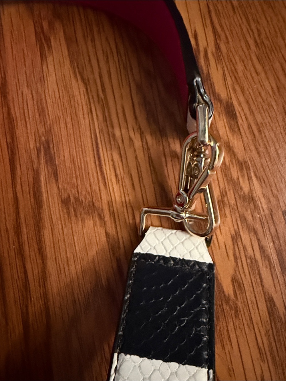 Kate spade Black & White Crossbody Strap with Pink Trim - Picture 4 of 6